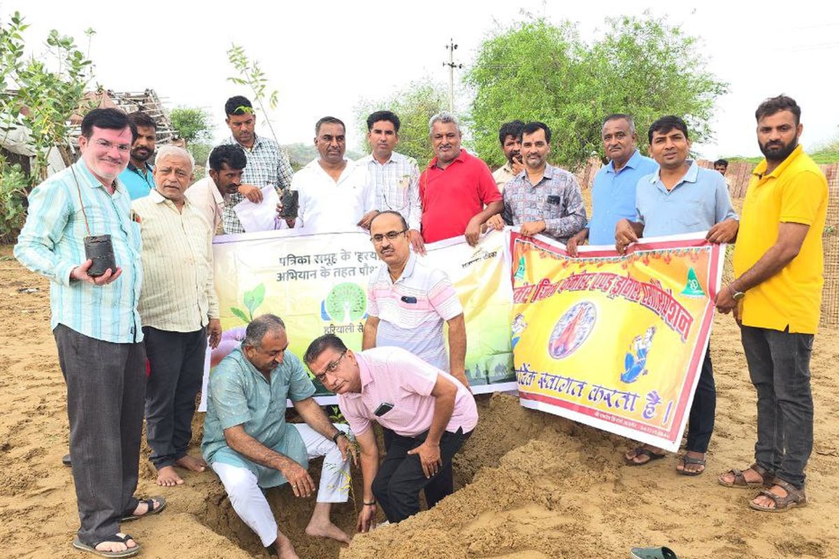 पौधों से पर्यावरण की सुरक्षा, हम सबका कर्तव्य पेड़ लगाना