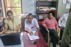 बानसूर तहसील कार्यालय में रिश्वतखोरी का भंडाफोड़, कानूनगो ऑफिस में एसीबी की
छापेमारी - image