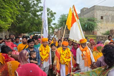 माजीसा के जयकारे लगाते हुए जोगीदास दर्शन के लिए रवाना हुए सैकड़ों श्रद्धालु