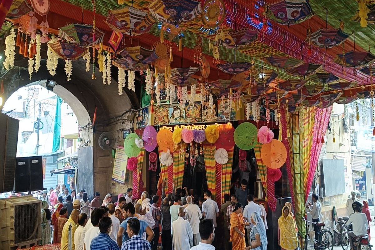 सावन के तीसरे सोमवार पर शिव मंदिरों में गूंजे ‘हर-हर महादेव’ के जयकारे