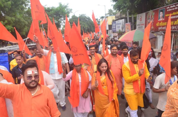 Sawan 2025: सावन का तीसरा सोमवार, पग-पग चली शिव के धाम आस्था, देखें तस्वीरें 