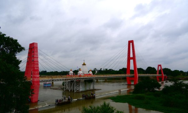 Raipur News: खारुन नदी का जलस्तर बढ़ा, रविवार को नदी तट पर पहुंचे पर्यटक, देखें तस्वीरें 
