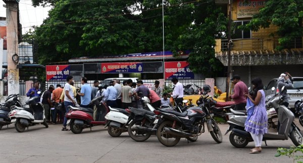 CG News: जल्द लगवा ले हाई सिक्योरिटी रजिस्ट्रेशन प्लेट, रायपुर के इन स्थानों में बना चेकिंग पाइंट, देखें तस्वीरें 
