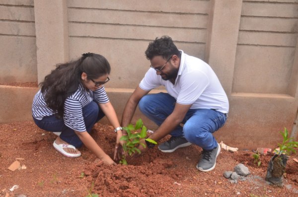 Raipur News: पत्रिका हरित प्रदेश अभियान, पौधरोपण कर हरा-भरा रखने दिया संदेश, देखें तस्वीरें 
