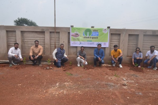 Raipur News: पत्रिका हरित प्रदेश अभियान, पौधरोपण कर हरा-भरा रखने दिया संदेश, देखें तस्वीरें 
