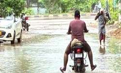Public News: नालों की सफाई नहीं, तीन दिन की बारिश में लबालब, कई जगह यही हाल - image