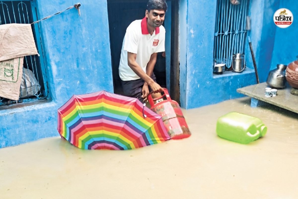 Rajasthan Heavy Rain: हाड़ौती में भारी बारिश से हाहाकार, कई जिलों में बाढ़ जैसे
हालात; देखें तस्वीरें