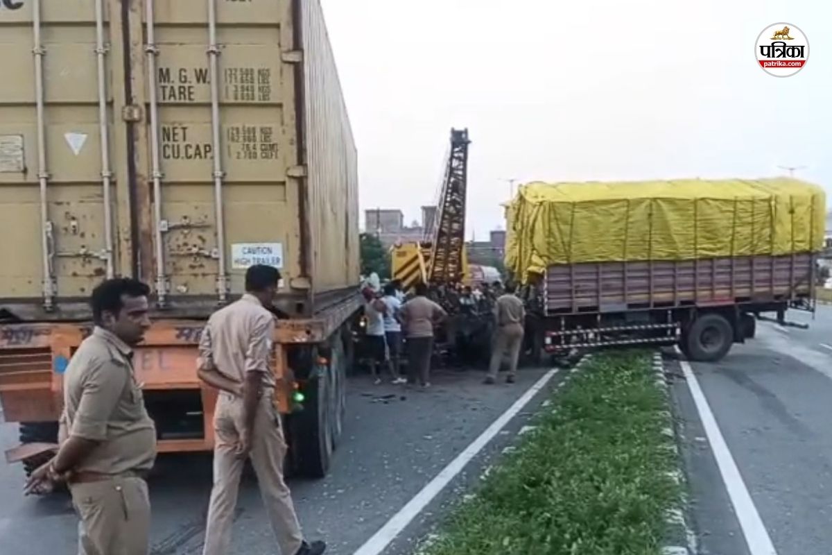 रामपुर में डीसीएम और कंटेनर की टक्कर में तीन की मौत, सीएम योगी ने जताया दुख