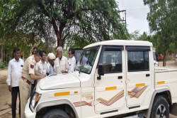 भीषण सड़क हादसा, 6 मासूम बच्चियों और 1 बच्चे के पिता की दर्दनाक मौत, परिवार में
कोहराम - image