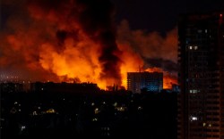 Russia-Ukraine War: रूस के हवाई हमलों से दहल उठा यूक्रेन, 13 लोगों की मौत और 46
घायल - image