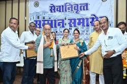 6 महीने में सेवानिवृत्त हुए 55 कर्मचारियों का एक साथ हुआ सम्मान, मेयर बोलीं- आगे
मिलता रहेगा सुझाव - image