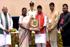 देश में नंबर-1 बना इंदौर, स्वच्छ सर्वेक्षण में एमपी का दबदबा बरकरार, राष्ट्रपति
ने दिए अवॉर्ड - image