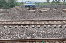 1100 करोड़ की लागत से बन रही रेलवे लाइन दिसंबर में होगी शुरू, खुलेंगे रोजगार के
अवसर - image