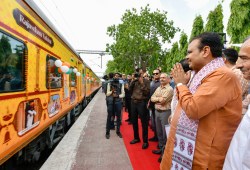 Free Pilgrimage: जयपुर से रवाना होगी तीर्थ यात्रा ट्रेन, आवेदन प्रक्रिया जारी,
40 से अधिक तीर्थस्थलों के दर्शन यात्रा में, जानिए पूरी योजना - image