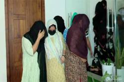 सेक्स रैकेट पकड़ाया, 5 लेडीज के साथ मिले तीन युवक… - image
