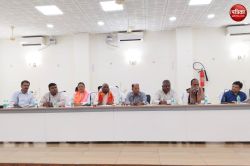 दलित उत्पीड़न पर तत्काल दर्ज करें एफआईआर, अनुसूचित जाति जनजाति आयोग के अध्यक्ष
ने सर्किट हाउस में बैठक व्यवस्थाओं का लिया जायजा - image