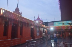 शिव भक्ति से सराबोर सावन माह शुरू, भक्तों का सैलाब उमड़ेगा, हर-हर महादेव की गूंज
से वातावरण होगा भक्तिमय - image