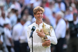 Wimbledon 2025: यानिक सिनर पहली बार बने चैम्पियन, दो बार के विजेता कार्लोस
अल्कारेज को हरा लिया फ्रेंच ओपन का बदला - image