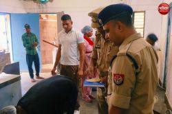 परेड में सख्त दिखे एसपी सिटी, जवानों को दी अनुशासन की नसीहत, गंदगी और लापरवाही
पर जताई नाराजगी - image