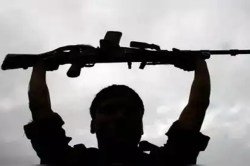 Naxalites Surrendered: पांच जिलों में 66 नक्सलियों ने किया सरेंडर, 2 करोड़ 25
लाख का था इनाम - image