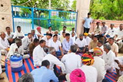 Jodhpur News: जोधपुर में दसवीं बोर्ड परीक्षा के परिणाम से नाराज ग्रामीणों ने
पहले ही दिन जड़ा स्कूल पर ताला, प्रिंसिपल APO - image