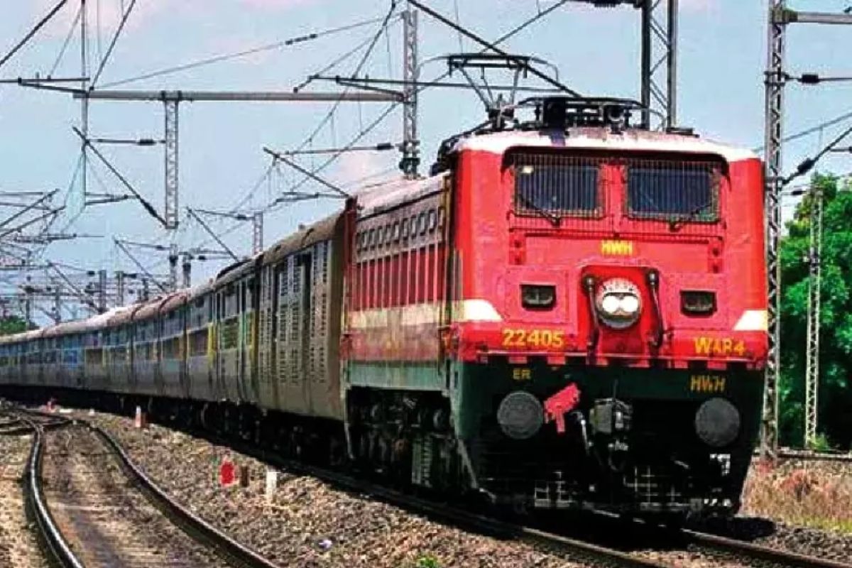 नैनीताल-कैंची धाम जाने वालों के लिए खुशखबरी, स्पेशल ट्रेन की संचालन अवधि बढ़ाई;
राजस्थान के इन स्टेशनों पर रुकेगी