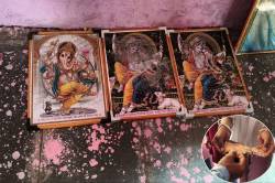 सरकारी स्कूल में टीचर की हरकत से बवाल, आरोप- भगवान की तस्वीर जलाई, कुरान पढ़ने
को कहा… - image