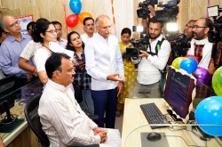 Vehicle Tracking: अब हर सार्वजनिक वाहन की होगी रीयल टाइम निगरानी, पैनिक बटन से
मिलेगी त्वरित मदद - image