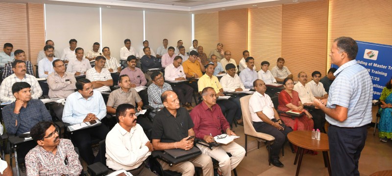 मुख्य निर्वाचन अधिकारी नवीन महाजन की अध्यक्षता में राज्य स्तरीय मास्टर ट्रेनर्स का एक दिवसीय विशेष गहन पुनरीक्षण प्रशिक्षण कार्यक्रम आयोजित किया गया। फोटो पत्रिका।