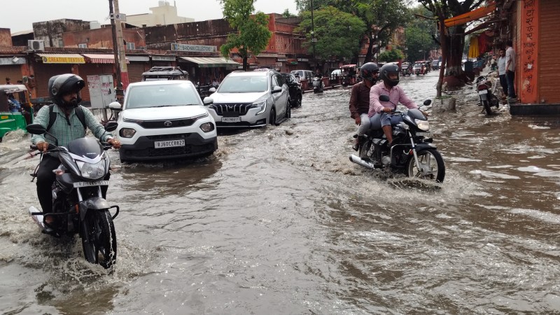 जयपुर में बारिश। पत्रिका फाइल फोटो।