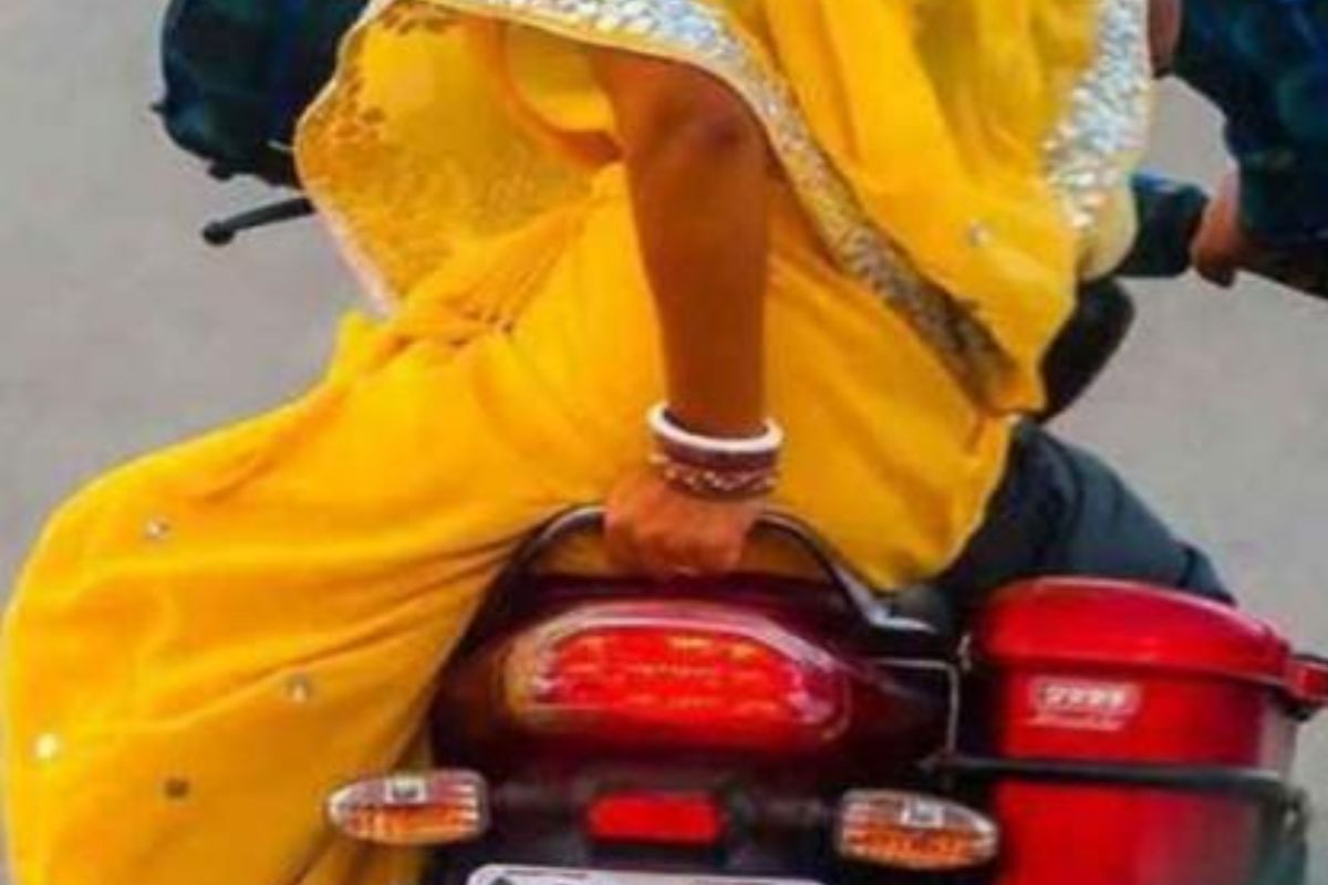 Rajasthan: बाइक के पहिए में फंसी साड़ी, महिला की दर्दनाक मौत; नहीं था चेन कवर