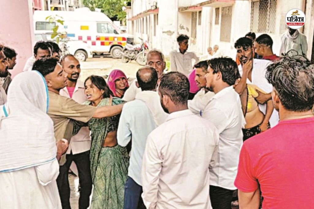 young man died in Dausa District Hospital