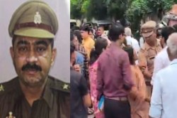दरोगा का शव लेने के लिए 2 पत्नियों के बीच हुई तू-तू मैं-मैं; मारपीट तक पहुंची
नौबत, जानें फैसला क्या हुआ? - image