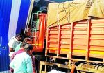 बमोरी तिराहे पर पुलिस थाने के सामने शनिवार शाम को बारां की ओर से आ रहे ट्रक ने आधा दर्जन दुपहिया वाहन को टक्कर मार दी और बाद में टीन शेड को टक्कर मार दी। हालांकि गनीमत यह रही कि इस घटना में जानमाल की हानि नहीं हुई