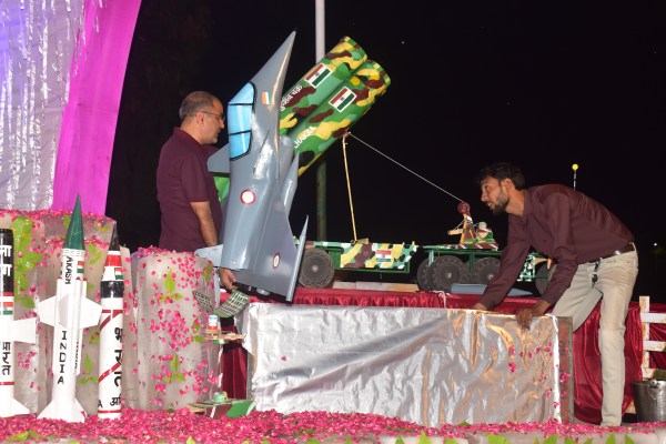 City residents gathered in Maha Aarti of Baba Barfani
On the last Monday of the month of Shravan, the sounds echoing in the Shiva temples, see the innocent pictures.