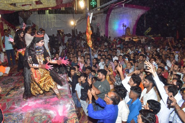City residents gathered in Maha Aarti of Baba Barfani
On the last Monday of the month of Shravan, the sounds echoing in the Shiva temples, see the innocent pictures.