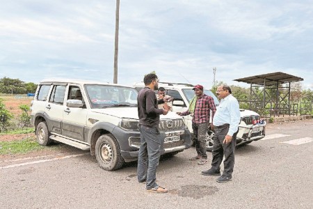 प्रशासन की अपील का नहीं पड़ा असर (Photo source- Patrika)