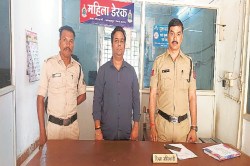 CG News: ह्यूमन इंटेल से पुलिस को मिली बड़ी सफलता, 4 राज्यों का मोस्ट वांटेड ठग
इंदौर से गिरफ्तार - image
