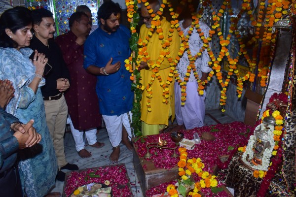 City residents gathered in Maha Aarti of Baba Barfani
On the last Monday of the month of Shravan, the sounds echoing in the Shiva temples, see the innocent pictures.