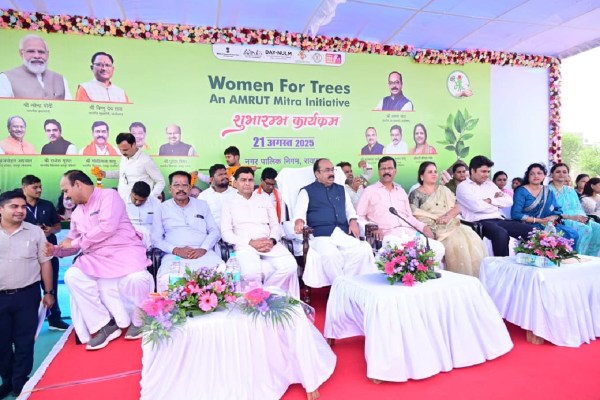 उप मुख्यमंत्री ने कार्यों का किया लोकार्पण-भूमिपूजन (फोटो सोर्स- DPR)
