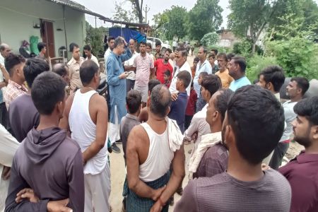 प्रशासन के इंतजामों को बताया नाकाफी, जताई नाराजगी Termed the administration's arrangements as inadequate and expressed displeasure