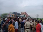 Demanding the arrest of the accused and providing job and financial help to the family, the relatives blocked the highway by placing the dead body