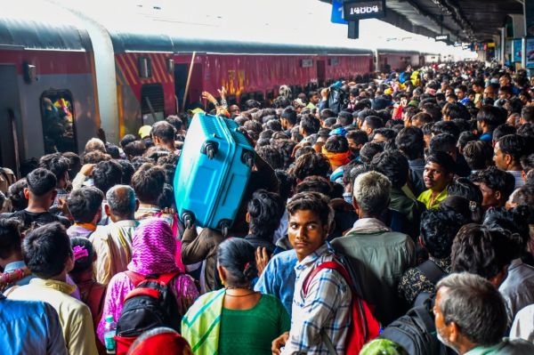 Crowded trains in Jaipur
