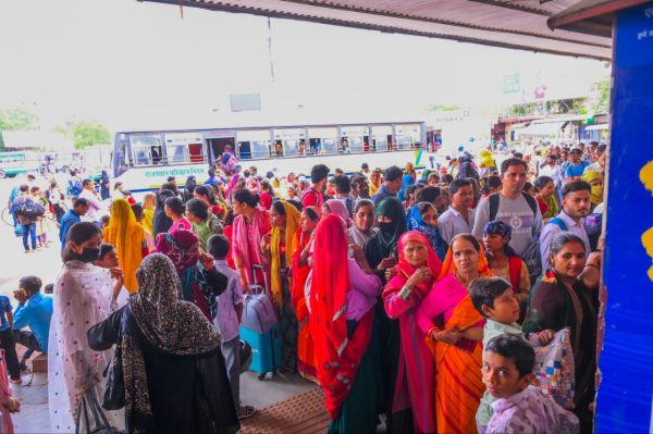 Crowded buses at jaipur