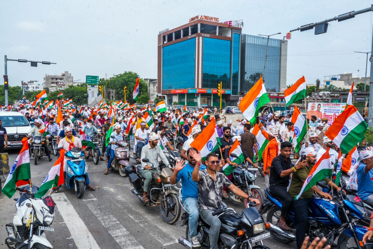 जयपुर में निकली तिरंगा यात्रा, देखें तस्वीरें