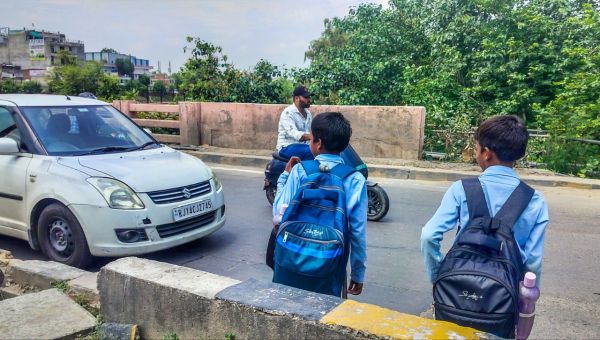 Worng way to cross road