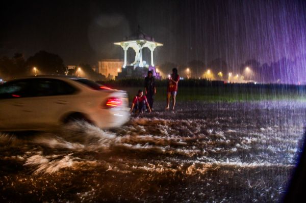 Heavy rain in jaipur 
