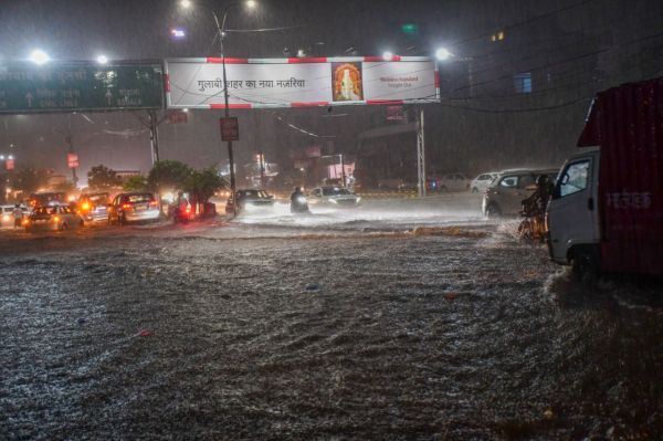 Heavy rain in jaipur 