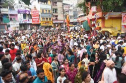 लोक देवता जाहरवीर गोगा देव महाराज के झंडा निशानों की निकली शोभायात्रा - image