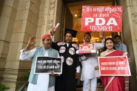 यूपी विधानसभा में सपा का हंगामा: ‘पाठशाला बनाम मधुशाला फोटो सोर्स : Patrika